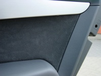 Deurpaneel Audi A6 2005 Alcantara.
Afwerking tot in de details en zonder beschadigingen.